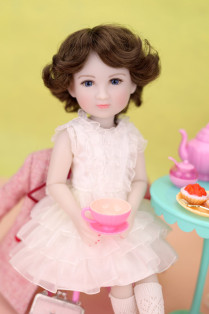 Ruby Red Siblies Elizabeth Limited Edition Doll 2023 alternate image